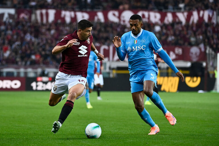 Napoli-Torino 2-1 (7′ Alisson Santos, 69′ Elmas, 87′ Casadei): il Napoli porta a casa i tre punti.