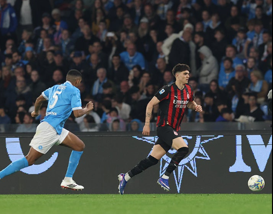 Napoli-Milan 1-0, Politano accende il Maradona: il Napoli sorpassa il Milan e si prende il secondo posto.