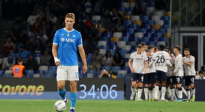 Editoriale: “Il Bologna vince a Napoli, Conte deve rivedere la gestione delle gare”.