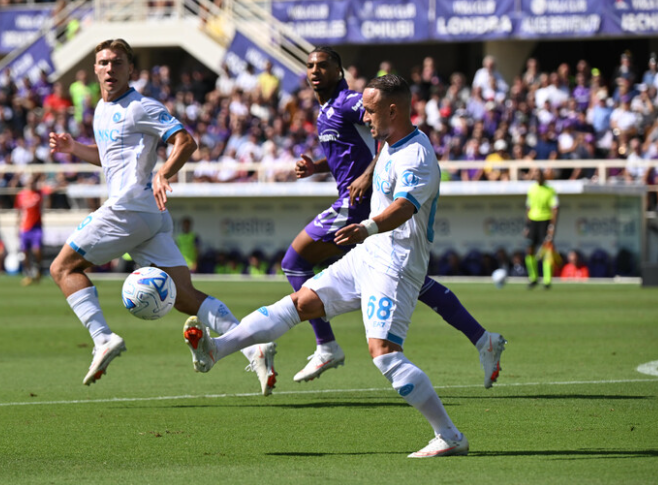 Fiorentina-Napoli 1-1 (23′ Gilmour, 51′ Jimenez): il Napoli non incide.